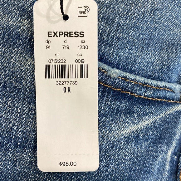 Express Mid Rise Medium Wash Ripped Skyscraper Jeans NWT - Picture 11 of 11